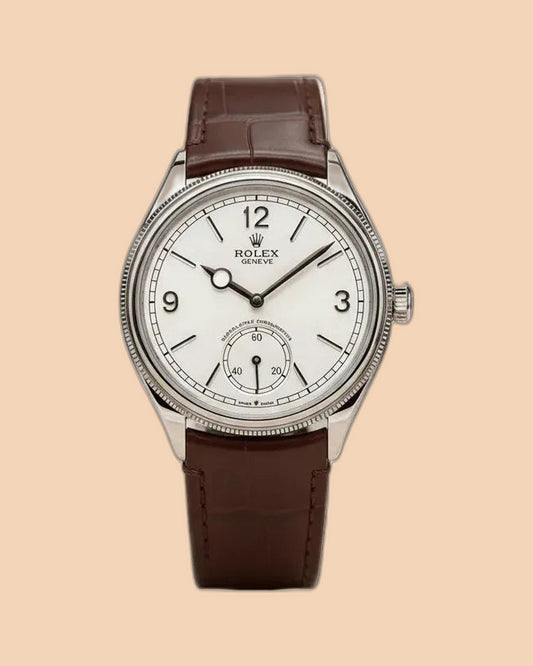 Montre SALCIR Héritage Argent & Ivoire sur fond crème — montre habillée cadran ivoire à Dakar
