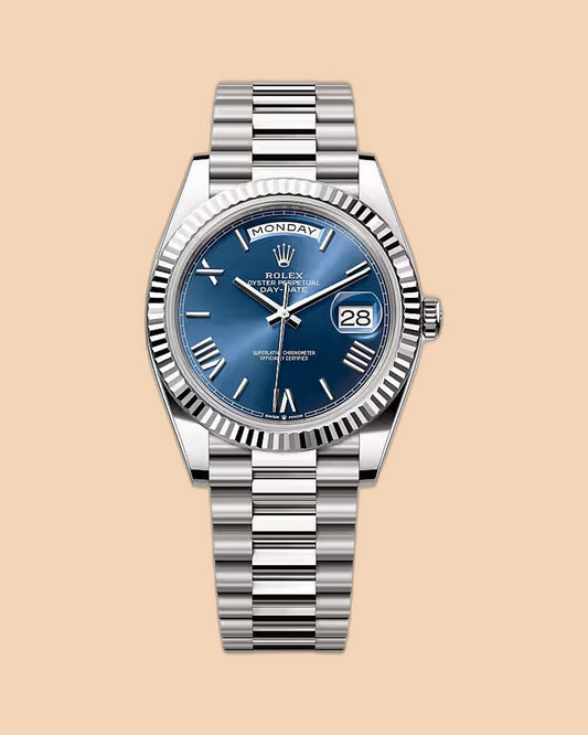 Montre SALCIR Souverain Bleu sur fond crème — montre prestige cadran bleu à Dakar
