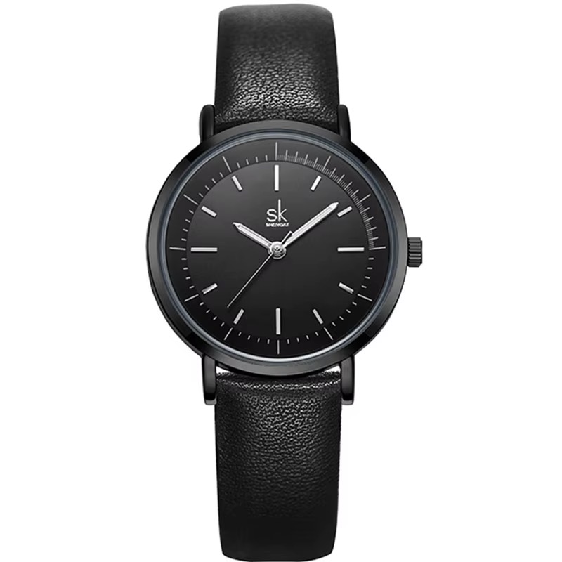 Montre SHENGKE minimaliste ronde toute noire, vue de face